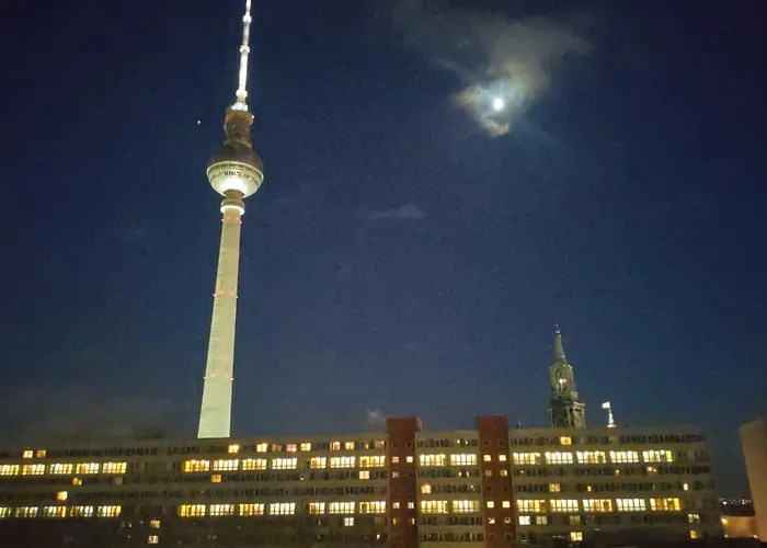 Mitte Von Mitte - Blick Auf Den Turm * Berlin
